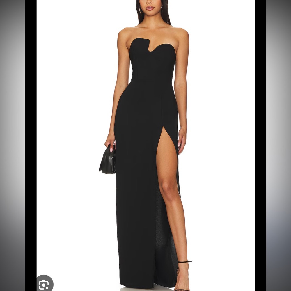 AMANDA UPRICHARD
X Revolve Strapless Puzzle Gown In Black